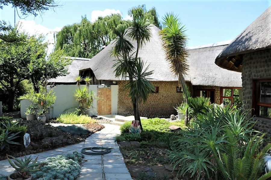 7 Bedroom Property for Sale in Metsimaholo Free State